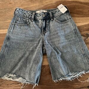 NWT Hollister Low Rise Baggy Jorts size 00 24 Distressed Denim Shorts